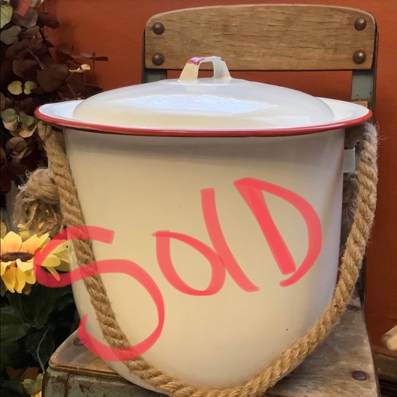 Vintage Other - Vintage Farmhouse Enamel Pot